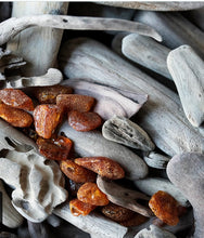 Load image into Gallery viewer, Amber & Driftwood